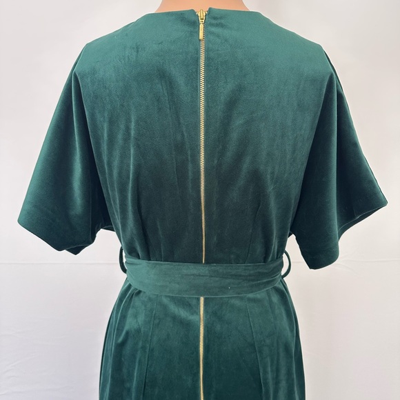 Elegant Green Wrap Dress - Picture 6 of 6